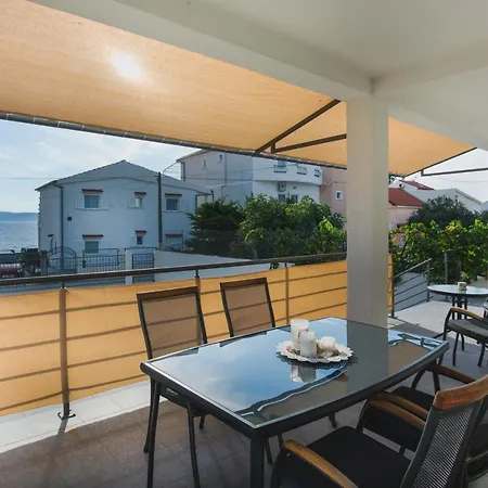 Olea Apartment *